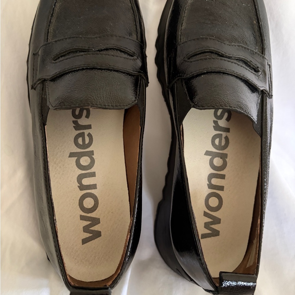 Wonders (HTF) Sport Wedge Penny Loafer ~ Black Patrnt Leather~ Wedge Heel ~ EUC